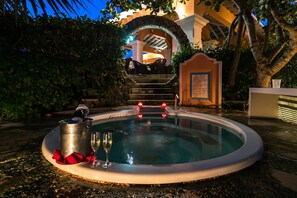 Bañera de hidromasaje exterior