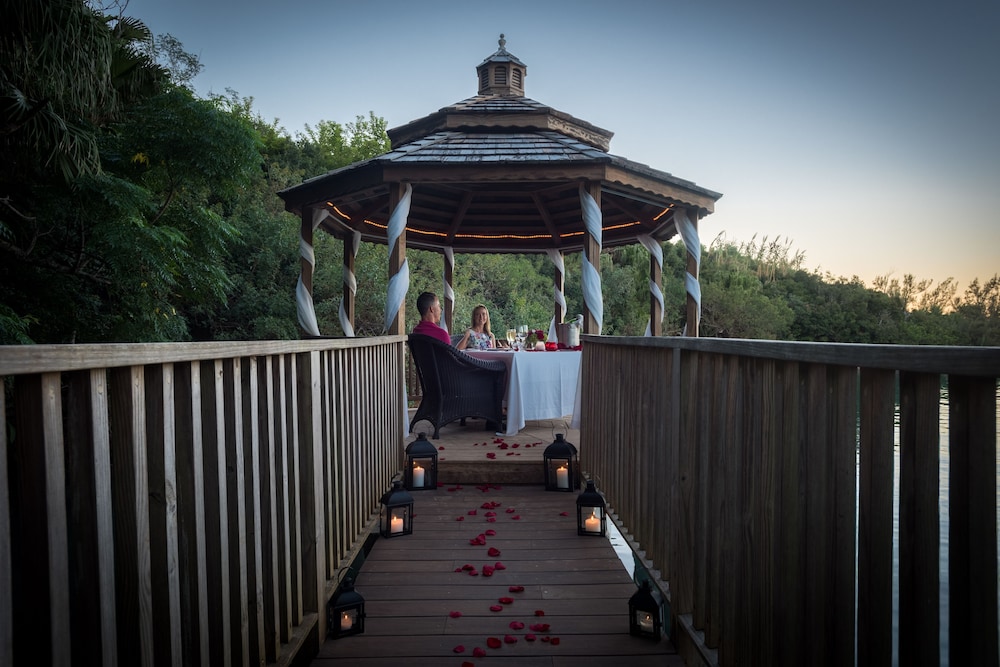 Grotto Bay Beach Resort & Spa by null