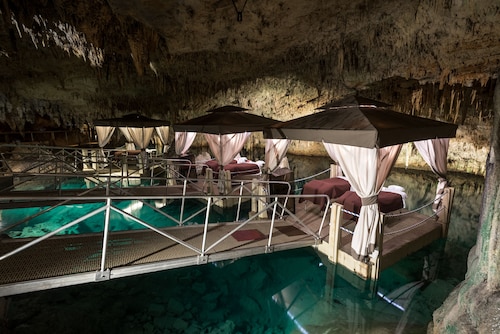 Grotto Bay Beach Resort