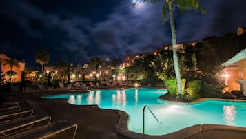 Outdoor pool, pool umbrellas, sun loungers