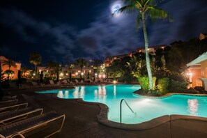 Outdoor pool, pool umbrellas, sun loungers