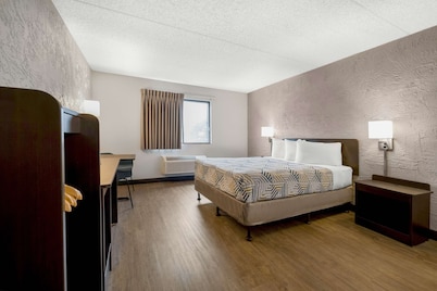 Motel 6 Elk Grove Village, IL - O'Hare