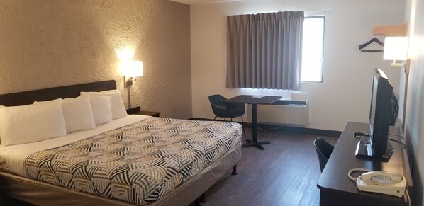 Minibar, desk, laptop workspace, blackout drapes