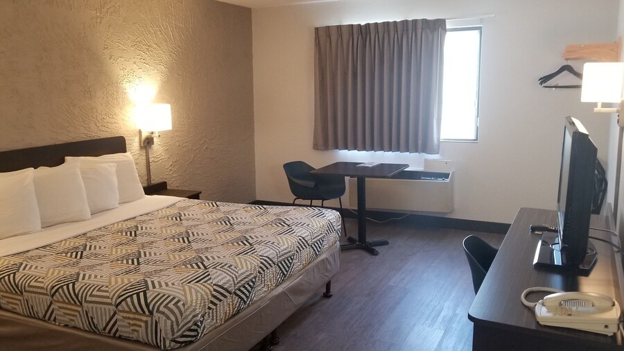 Motel 6 Elk Grove Village, IL - O'Hare