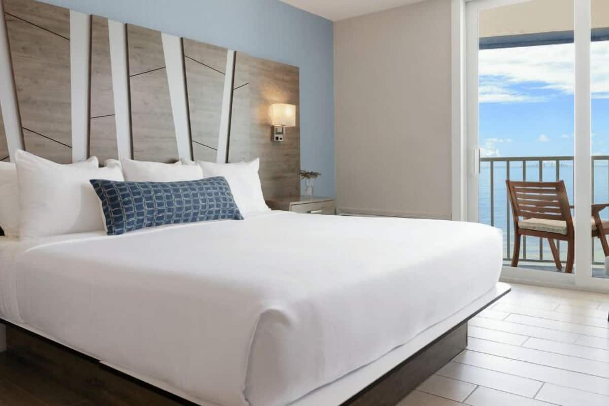 1 bedroom, premium bedding, in-room safe, desk