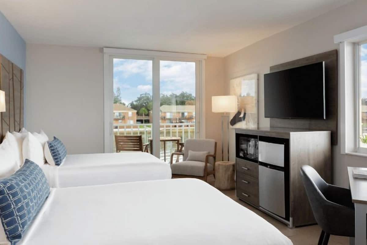 1 bedroom, premium bedding, in-room safe, desk