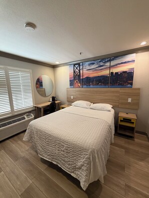 Standard Room, 1 Queen Bed, Accessible | In-room safe, desk, blackout drapes, iron/ironing board - Days Inn by Wyndham San Francisco S/Oyster Point Airport (South San Francisco)