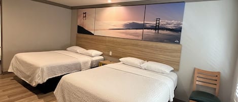 Phòng Tiêu chuẩn, 2 giường cỡ queen | Két bảo mật tại phòng, bàn, màn/rèm cản sáng, bàn ủi/dụng cụ ủi quần áo