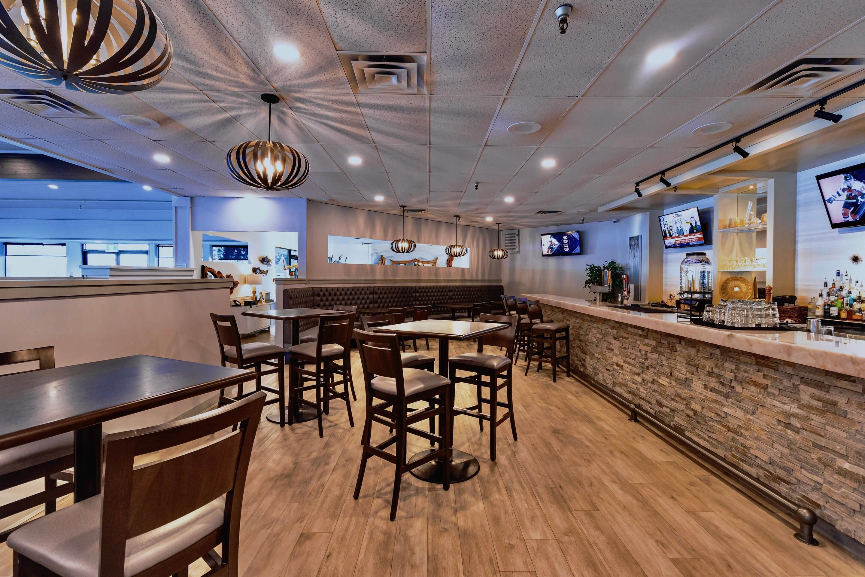 Frokost, lunsj og middag serveres, utsikt mot havet