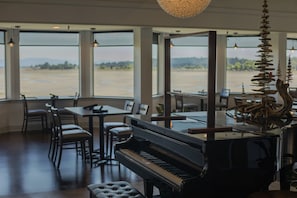Frühstück, Mittagessen, Abendessen, Blick aufs Meer