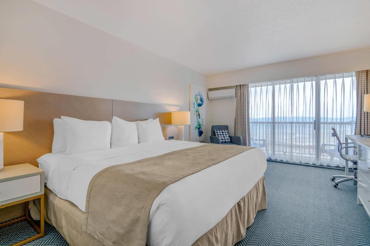 1 King Bed, Ocean View, Non Smoking