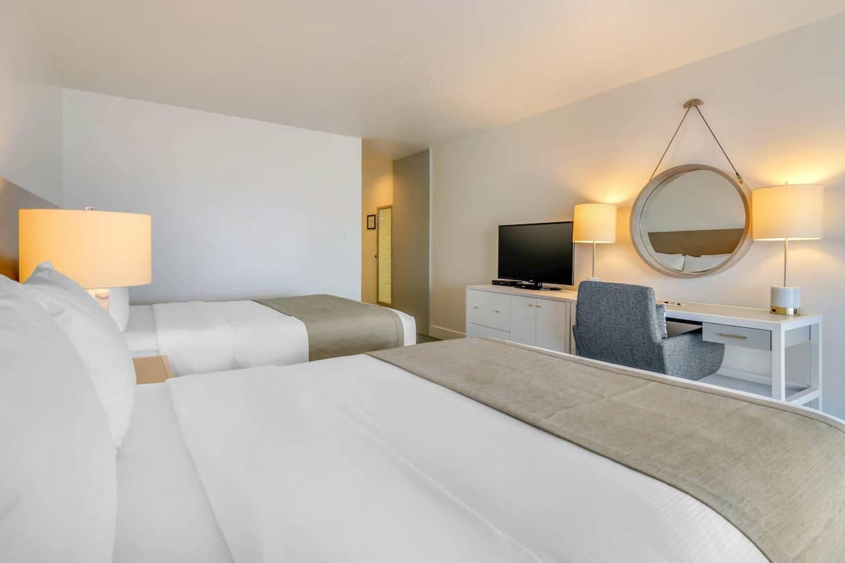 In-room safe, desk, laptop workspace, iron/ironing board