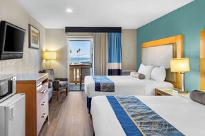 Habitación Business, 2 camas de matrimonio, no fumadores, vistas al mar | Caja fuerte, escritorio, tabla de planchar con plancha y wifi gratis