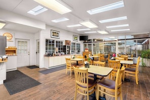 Free daily continental breakfast
