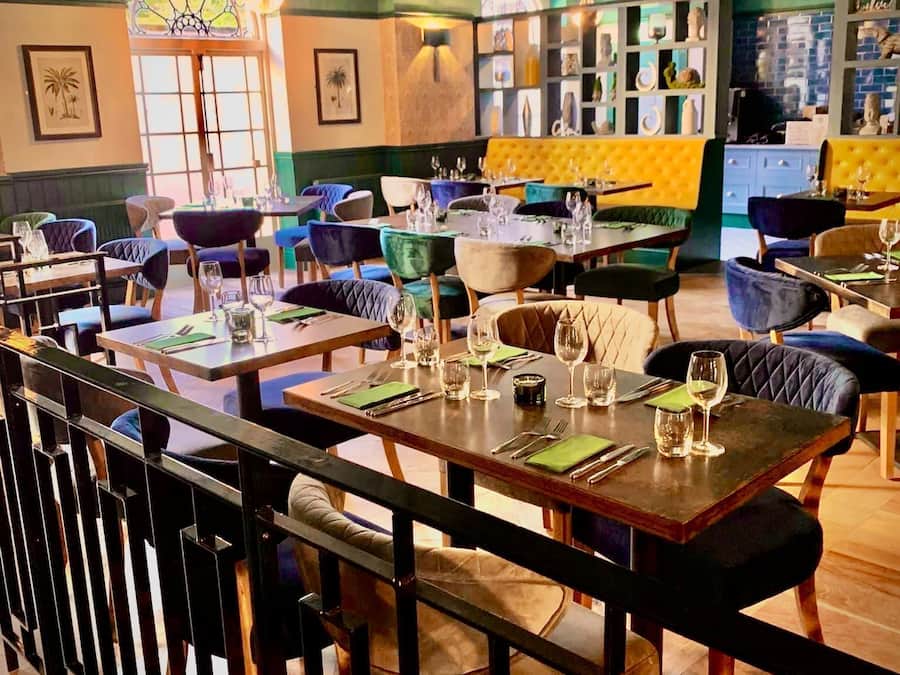 Breakfast, lunch and dinner served