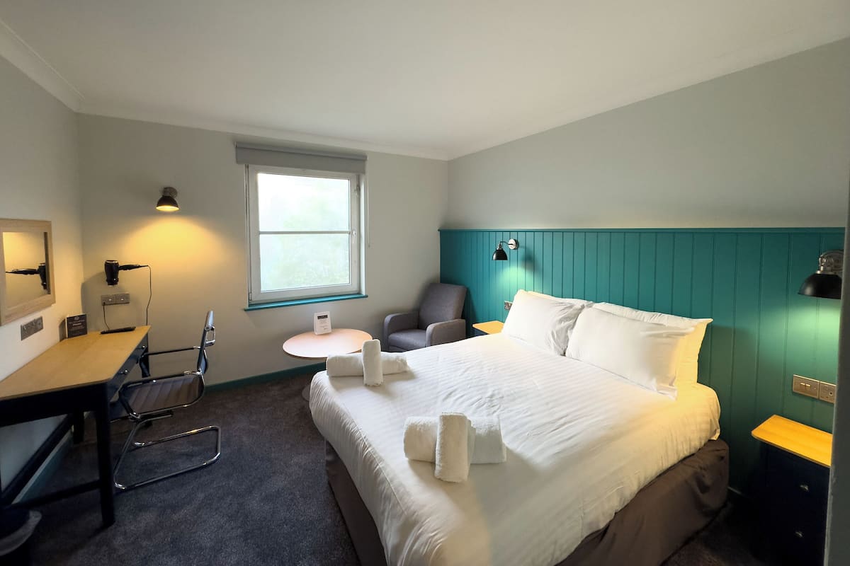 Refurbished Double Room | 1 bedroom, iron/ironing board, free WiFi, bed sheets