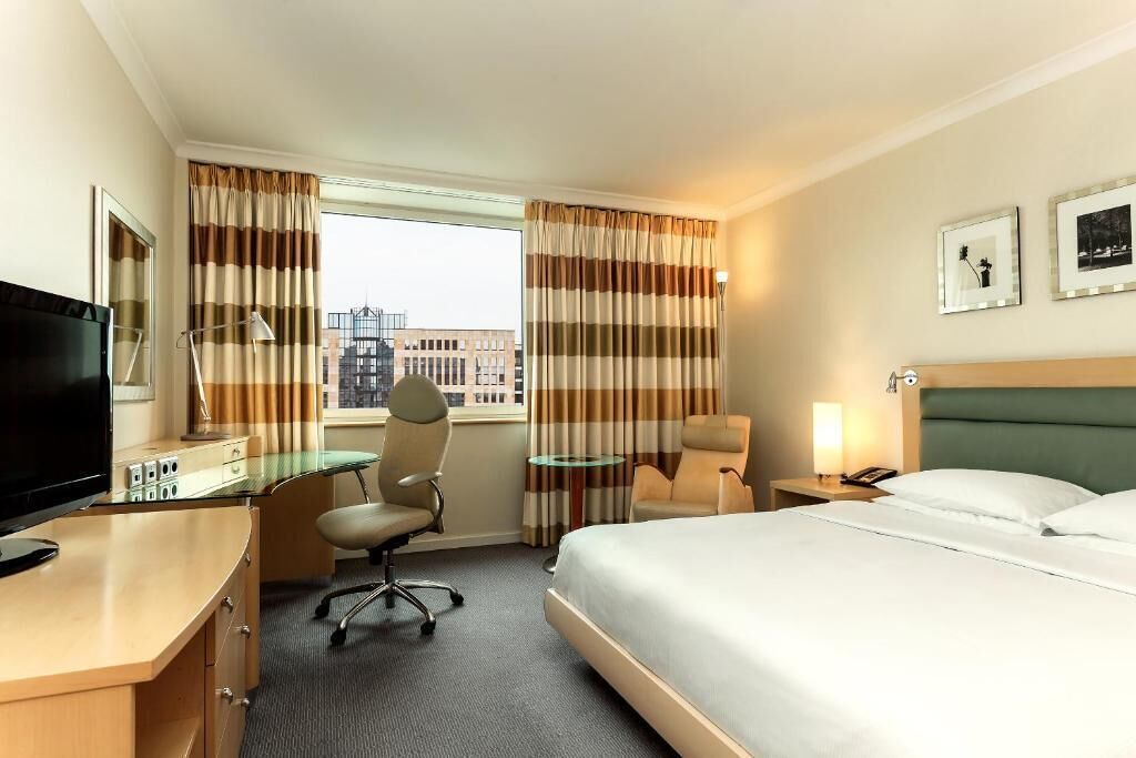 Ropa de cama de alta calidad y minibar 