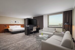 Junior Suite, 1 King Bed | Premium bedding, minibar, in-room safe, desk