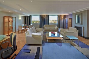 Suite | Premium bedding, minibar, in-room safe, desk