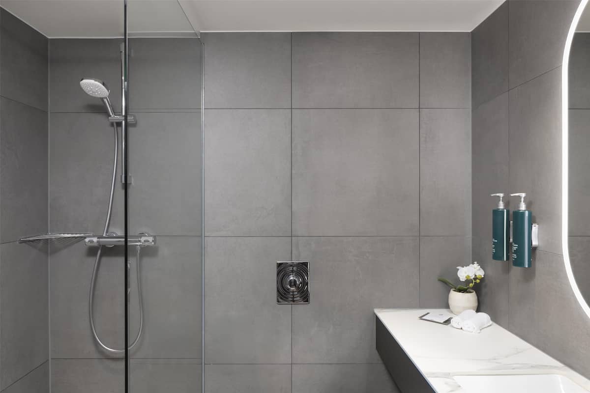 Dusche im Bad
