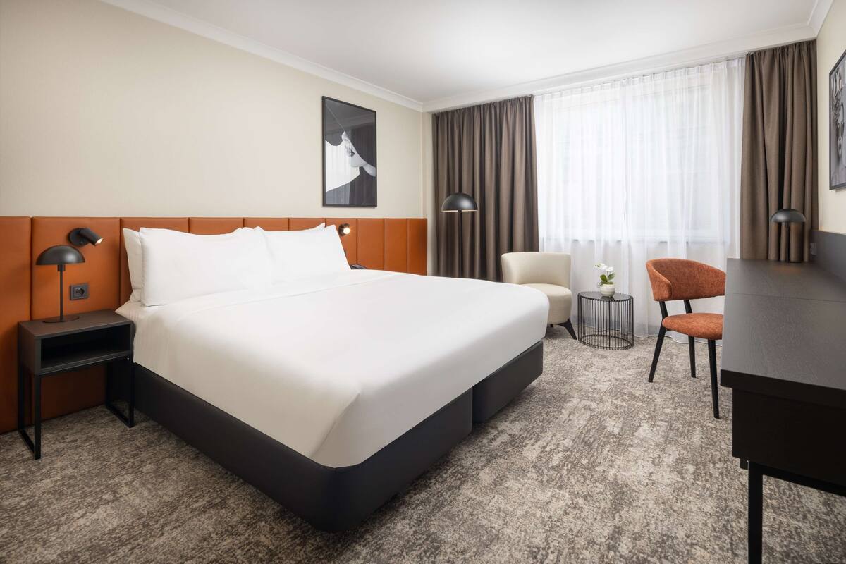 Premium bedding, minibar, in-room safe, desk