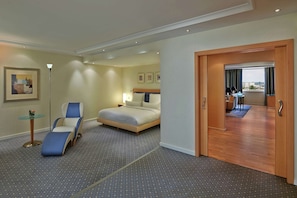 Presidential-Suite | Wohnbereich | LCD-Fernseher, Pay-TV, MP3-Dockingstation