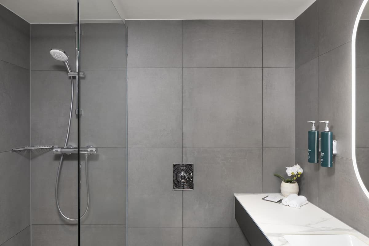 Bathroom shower