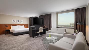 Junior-Suite, 1 King-Bett | Wohnbereich | LCD-Fernseher, Pay-TV, MP3-Dockingstation