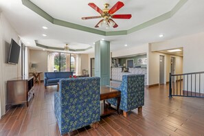 Lobby - Quality Inn & Suites Orangeburg (Orangeburg)