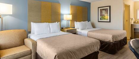 Laptop workspace, blackout curtains, iron/ironing board, free WiFi