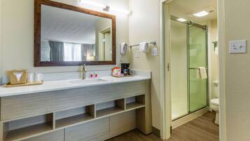Standard Room, 2 Double Beds, Non Smoking | Bathroom | Free toiletries, hair dryer, towels