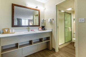 Standard Room, 2 Double Beds, Non Smoking | Bathroom | Free toiletries, hair dryer, towels