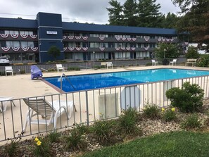 Seasonal outdoor pool, open 10:00 AM to 10:00 PM, sun loungers