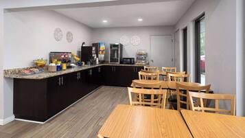 Café da manhã continental grátis todos os dias