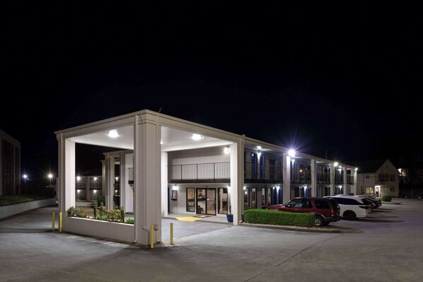 Exterior - Days Inn by Wyndham Douglasville-Atlanta-Fairburn Road (Douglasville)