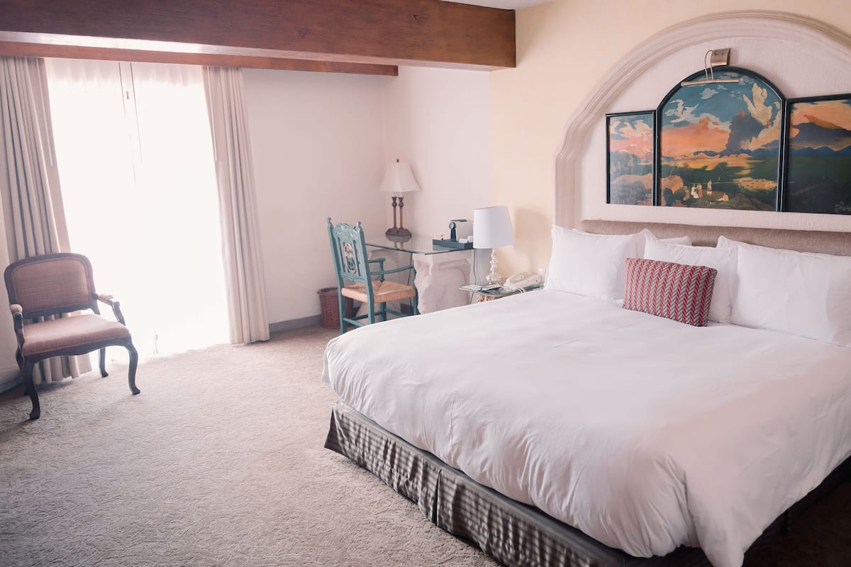 Master Suite King | 1 phòng ngủ, bộ đồ giường cao cấp, minibar, két bảo mật tại phòng