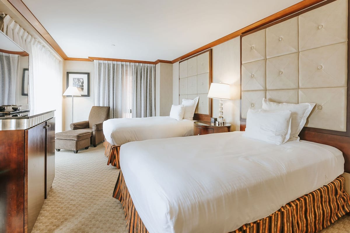 Premium bedding, minibar, in-room safe, desk