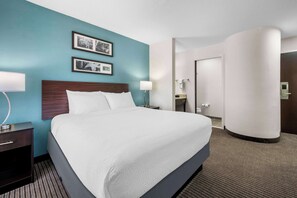 标准房, 1 张大床, 无烟房 | 办公桌、遮光窗帘、隔音、熨斗/熨衣板