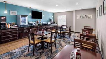 Free daily buffet breakfast
