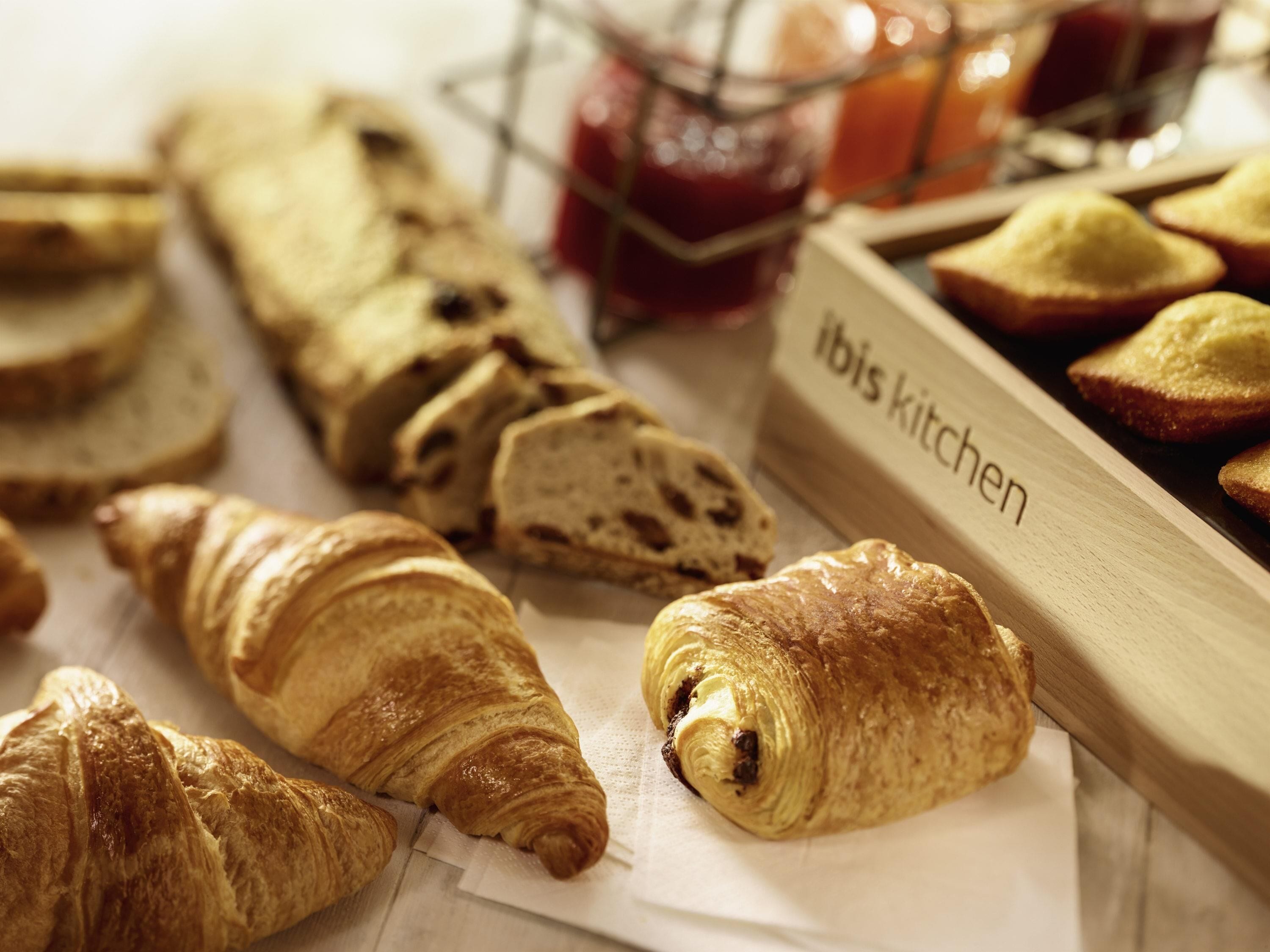 Tägliches Frühstücksbuffet gegen Gebühr