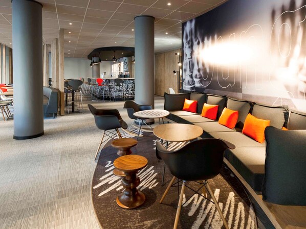 Bar (on property) - ibis Gent Centrum St-Baafs Kathedraal (Ghent)