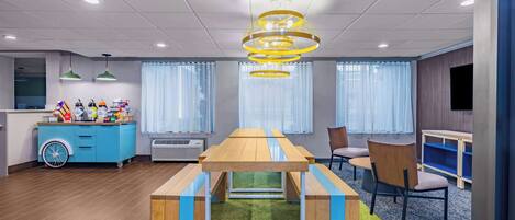 Free daily buffet breakfast