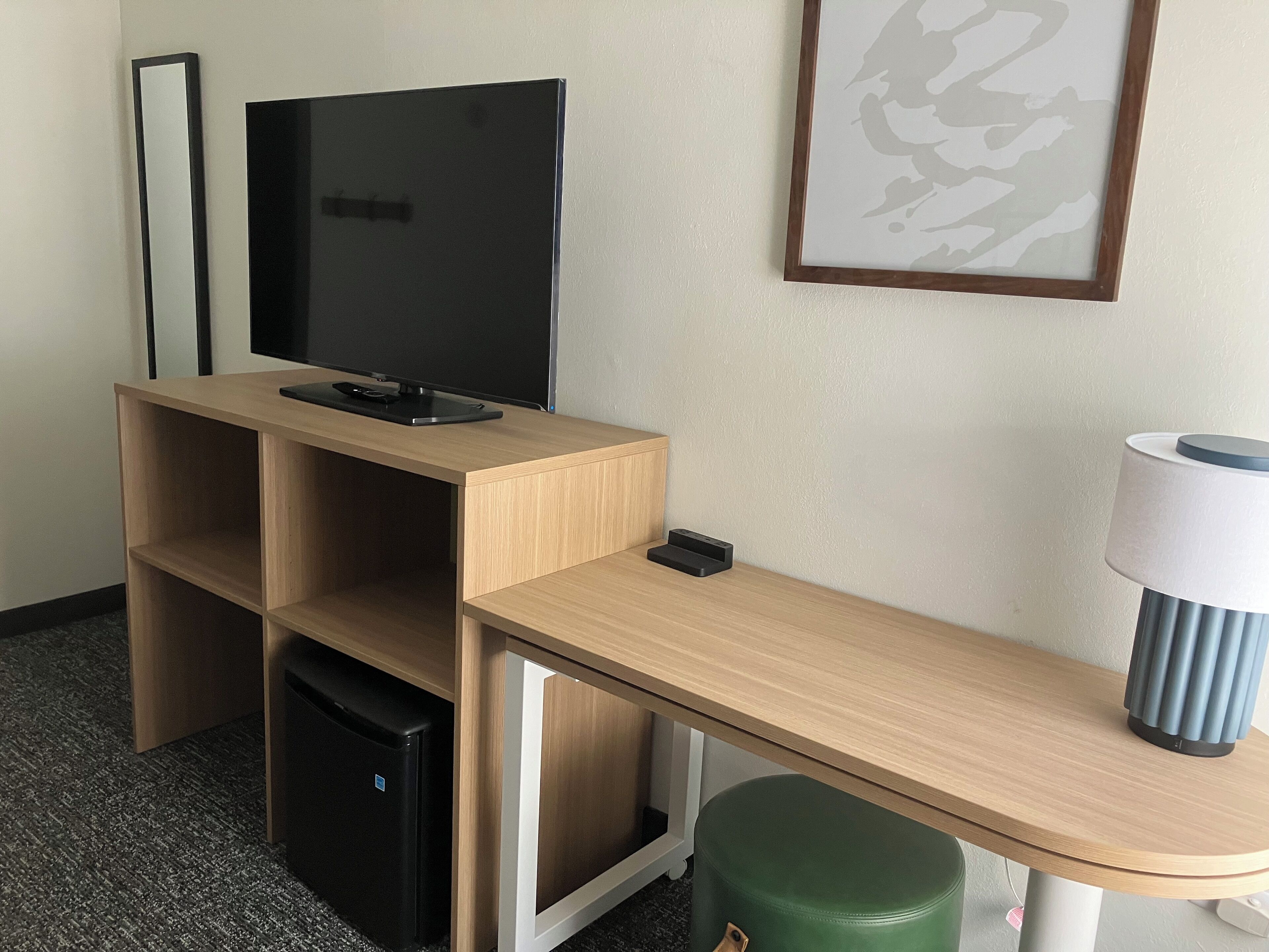 Hypo-allergenic bedding available, desk, iron/ironing board, WiFi (free)