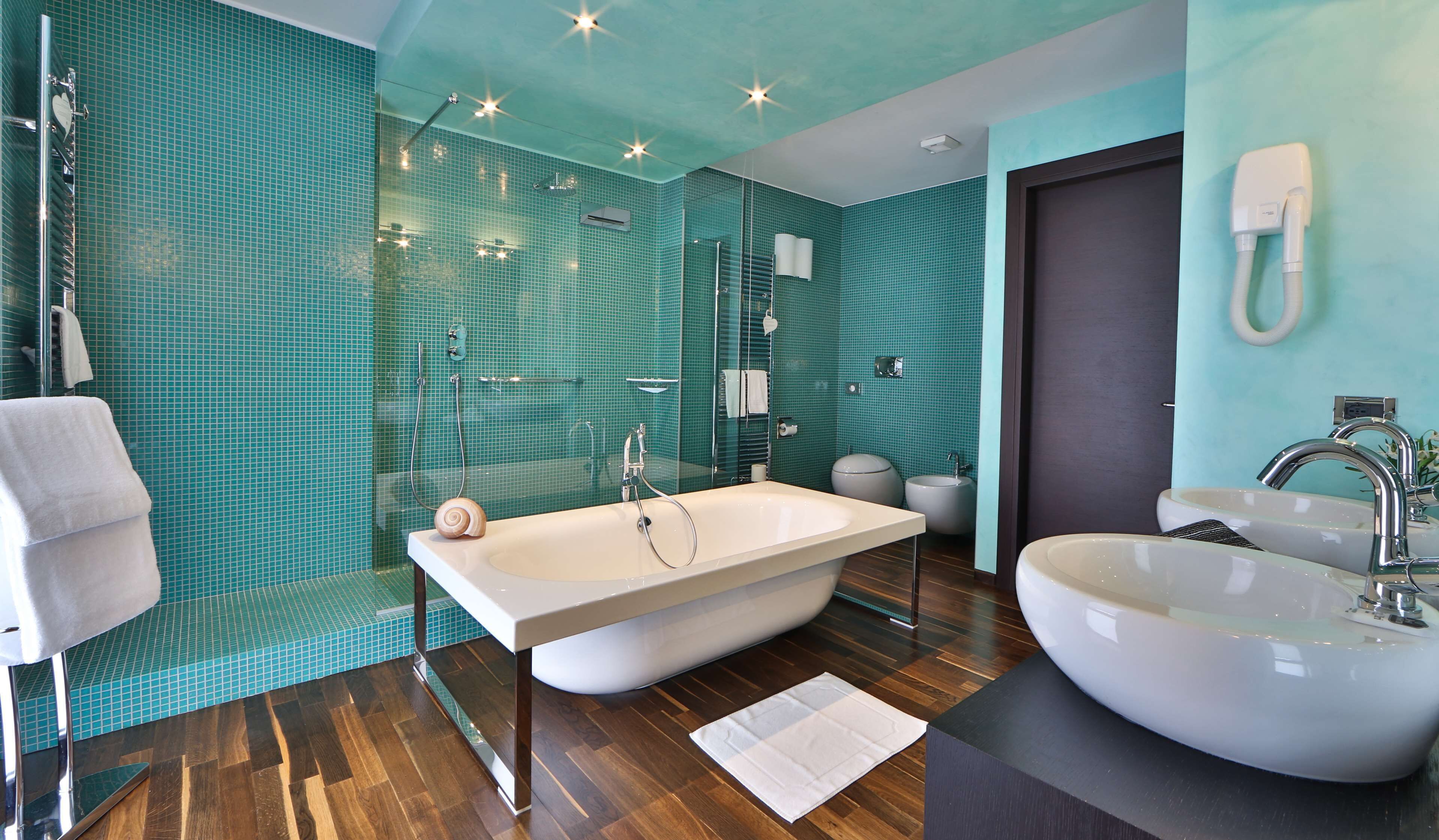 eco-friendly toiletries, hair dryer, bidet, towels