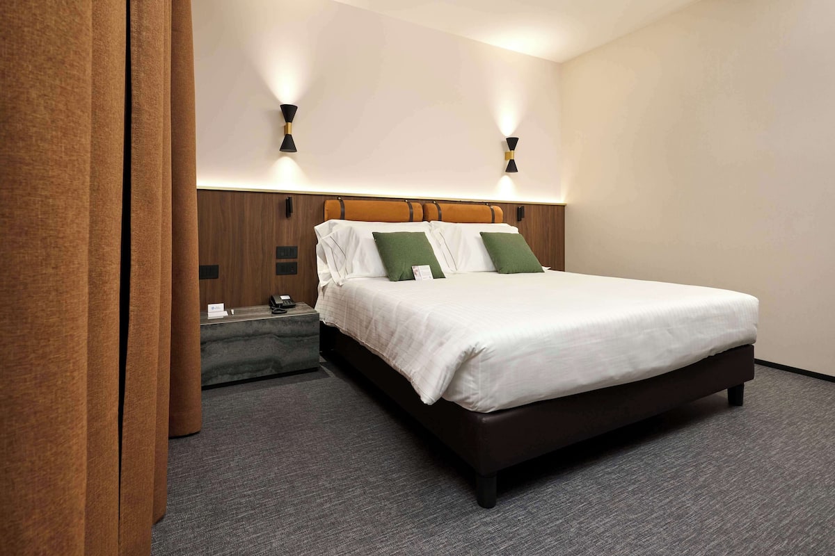 Chambre Exécutive, 1 grand lit | 1 chambre, literie hypoallergénique, couette en duvet d'oie, minibar