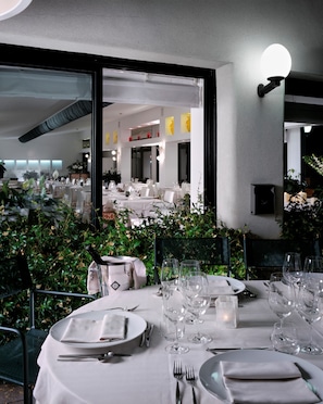 Se sirven desayunos, comidas, cenas y cocina italiana