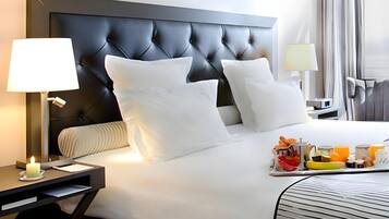 Hochwertige Bettwaren, Minibar, Zimmersafe, Schreibtisch