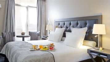 Suíte júnior | Roupas de cama premium, frigobar, cofres nos quartos, escrivaninha