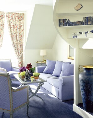 Duplex | Living area | Flat-screen TV