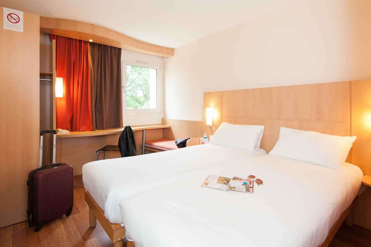 in-room safe, desk, soundproofing, iron/ironing board